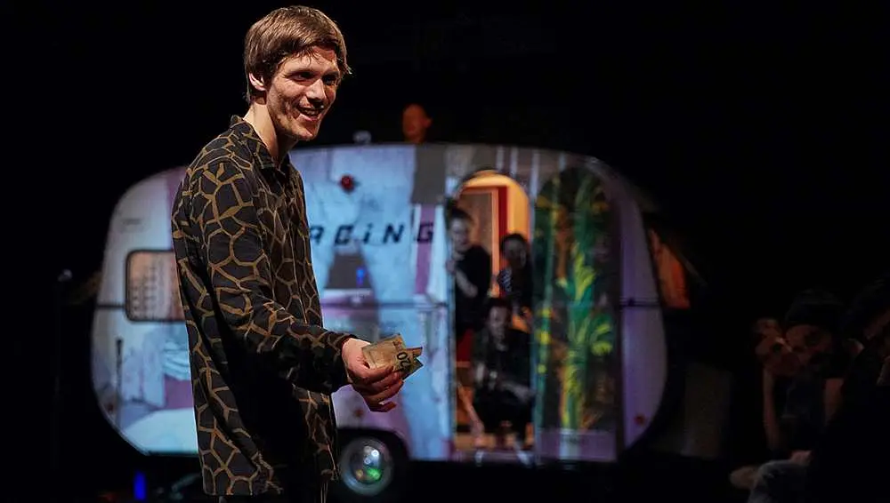 GIRLS BOYS LOVE CASH 05