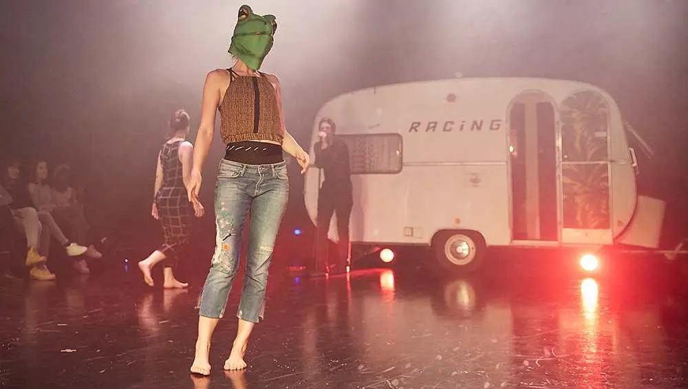 GIRLS BOYS LOVE CASH 06