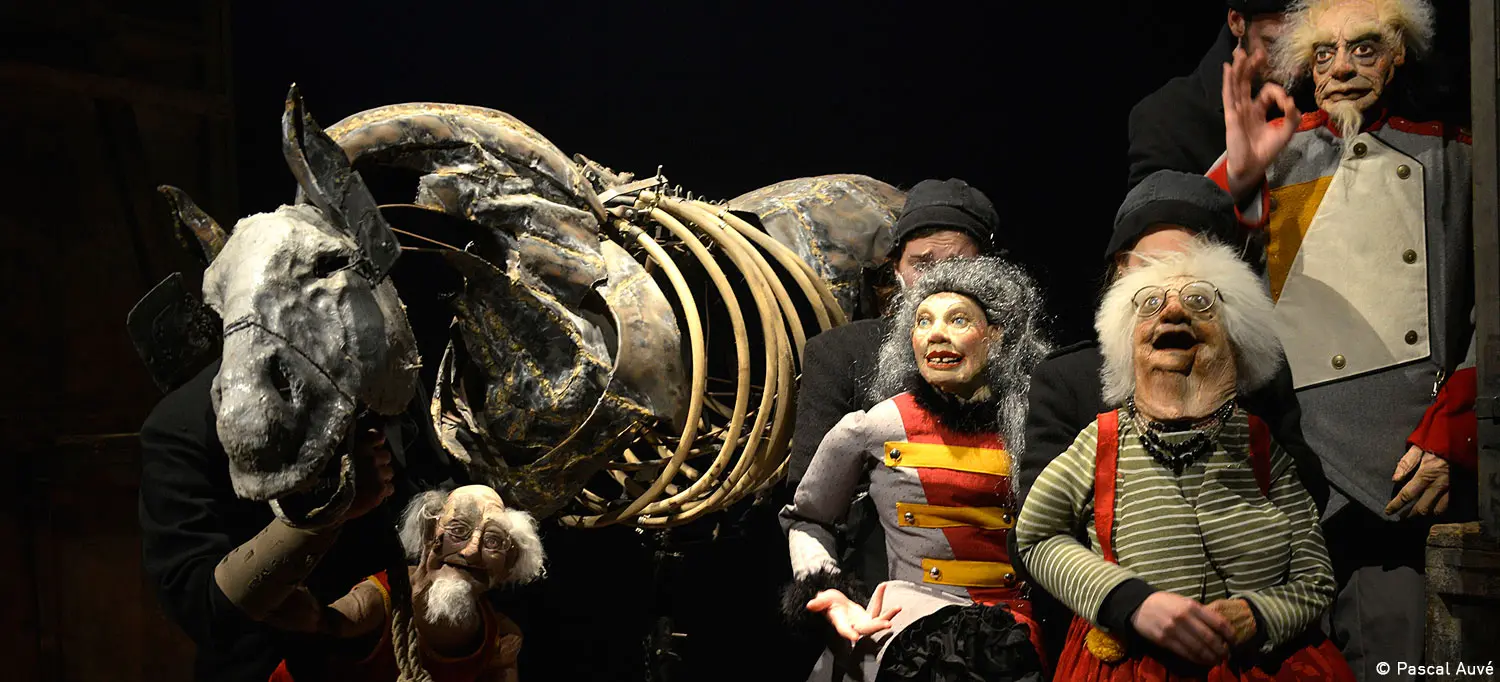 Les_encombrants_font_leur_cirque_002