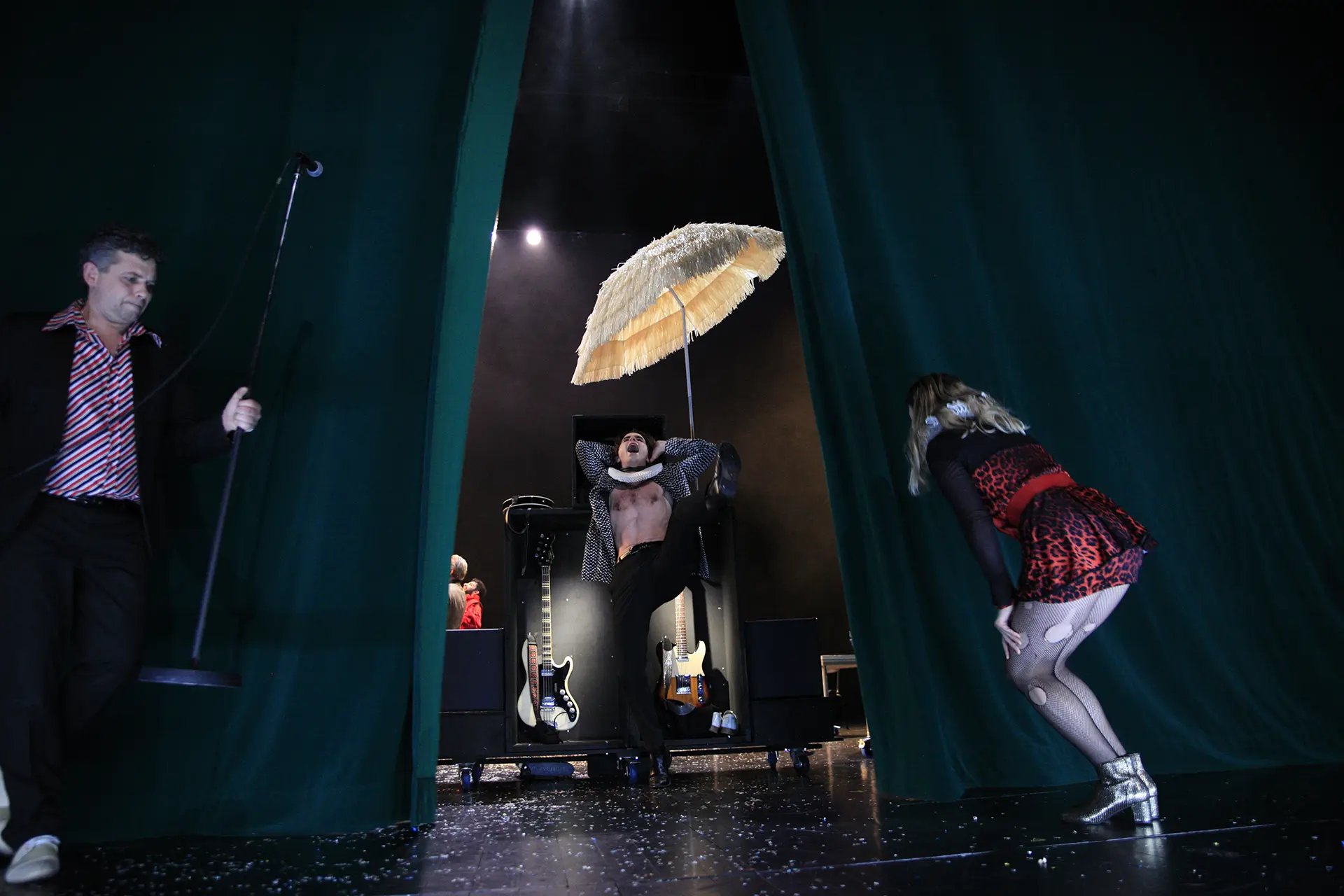 Beaucoup de bruit pour rien4