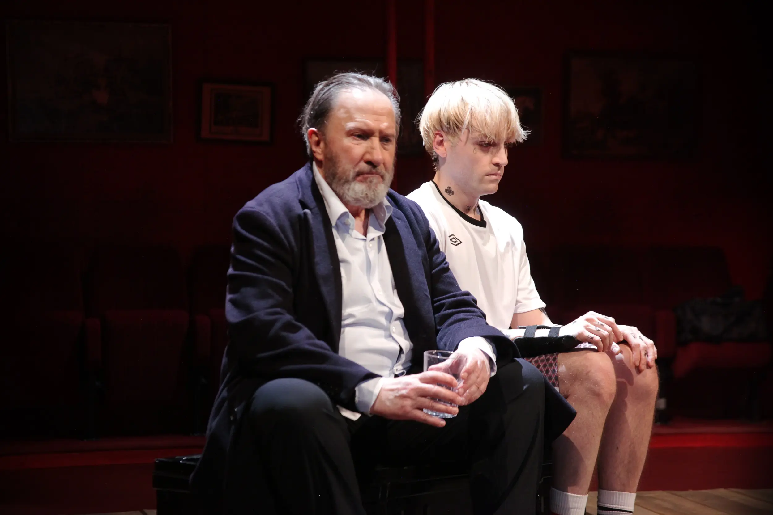 FAISEUR DE THEATRE - 03