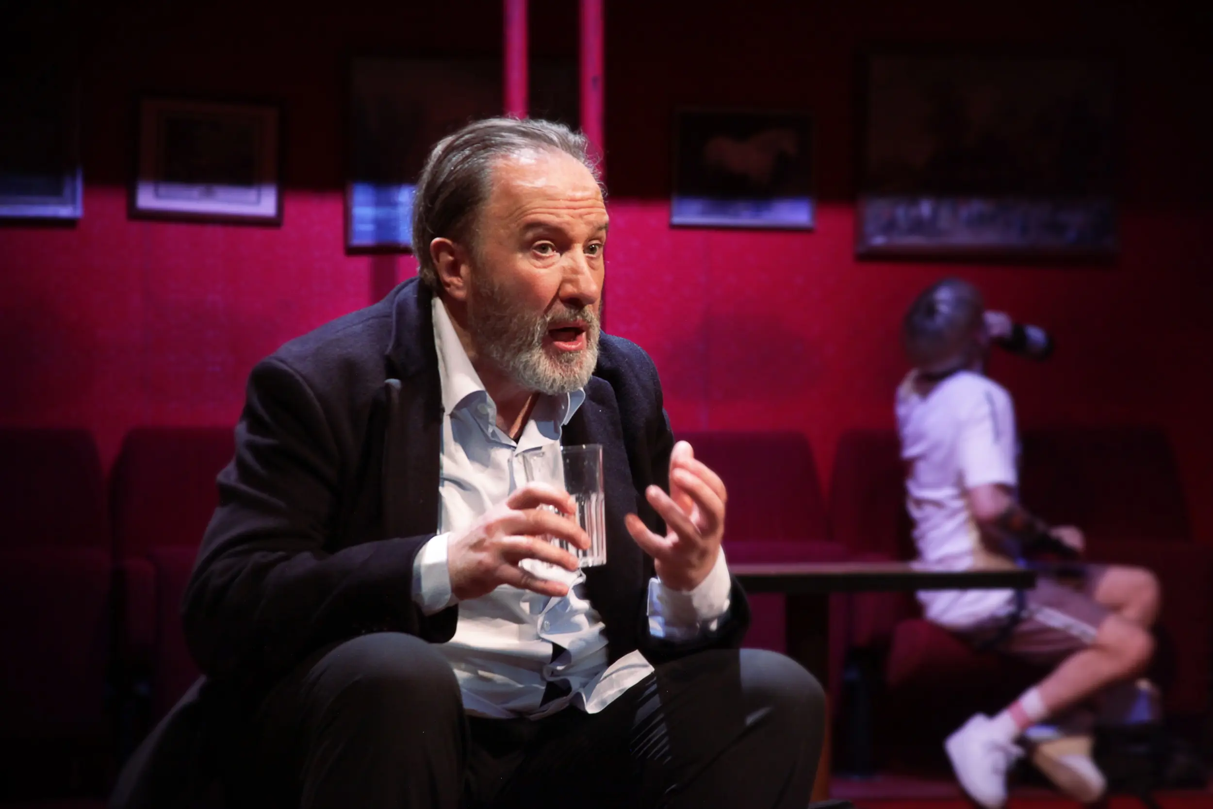 FAISEUR DE THEATRE - 04