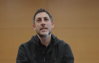 "Au nom du ciel est une comédie noire" – Yuval Rozman