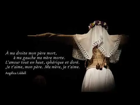 25 Teaser UNA COSTILLA SOBRE LA MESA : MADRE