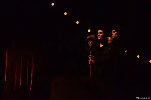 Les_encombrants_font_leur_cirque_003