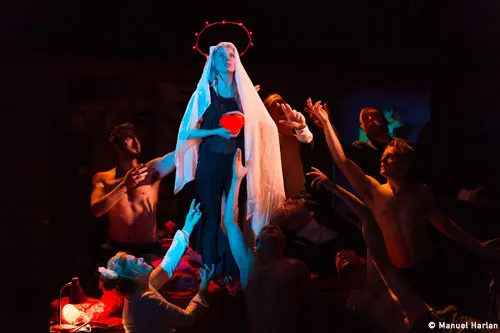 Dommage_qu_elle_soit_une_putain_003