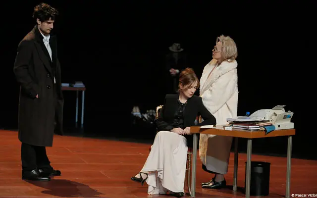 Les_fausses_confidences_004