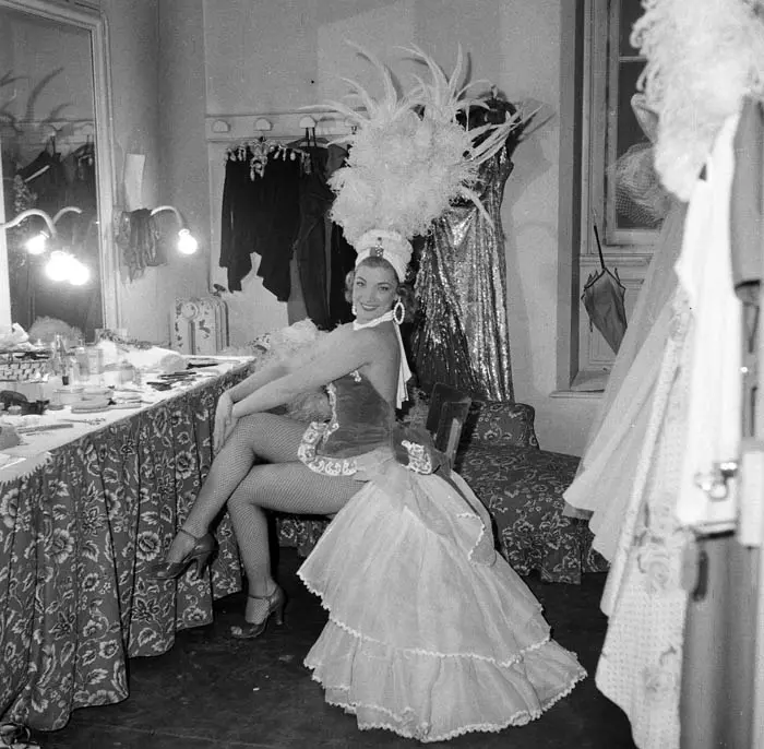 Revue des folies bergères, Folies de Paris_PHO_001