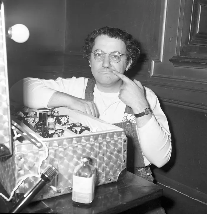 Coluche_PHO_001