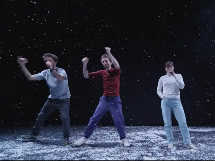 screenshot_2024_11_21_at_16_00_23_nos_prochaines_vacances_ensemble_teaser_youtube.png